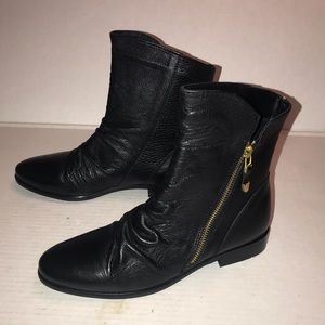 New no box Medici Black Leather Ankle Boots w/ Gold Zipper Detail Sz 7.5 Sz 38